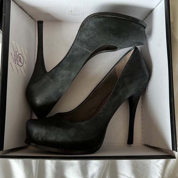 Miss Sixty Sakura Black Platform Heels - Picture 5 of 5